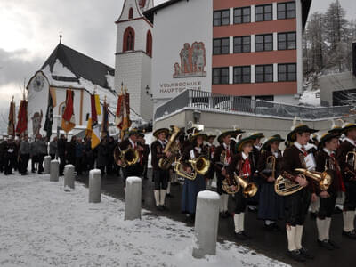 2012 - Fahnenweihe Bild 95