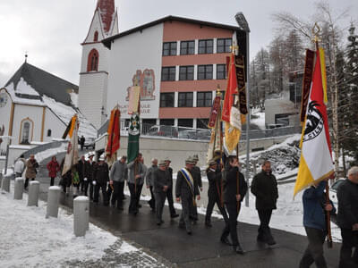 2012 - Fahnenweihe Bild 100