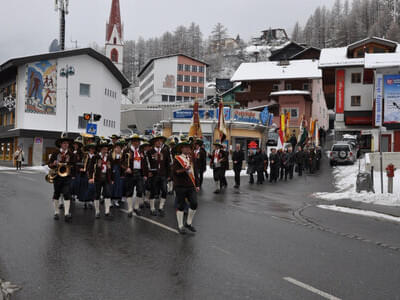 2012 - Fahnenweihe Bild 106