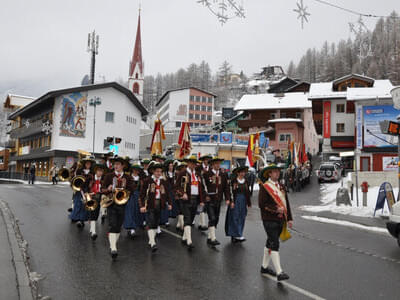 2012 - Fahnenweihe Bild 107